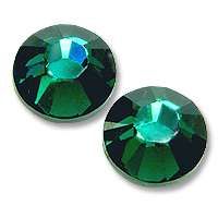Zirkonium kamienky na nechty - Emerald | SS4 = 1,5 - 1,6mm, SS6 = 1,9 - 2,0mm, SS8 = 2,3 - 2,4mm, SS10 = 2,7 - 2,8mm, SS12 = 3,0 - 3,2mm, SS16 = 3,8 - 4,0mm, SS20 = 4,6 - 4,8mm, SS30 = 6,4 - 6,6mm
